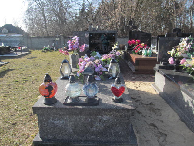 Grób Regina  Kurach